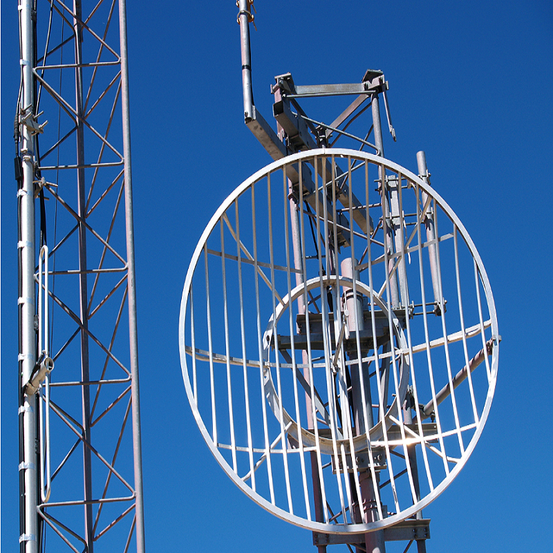 Reseau paraboloid directional antenna